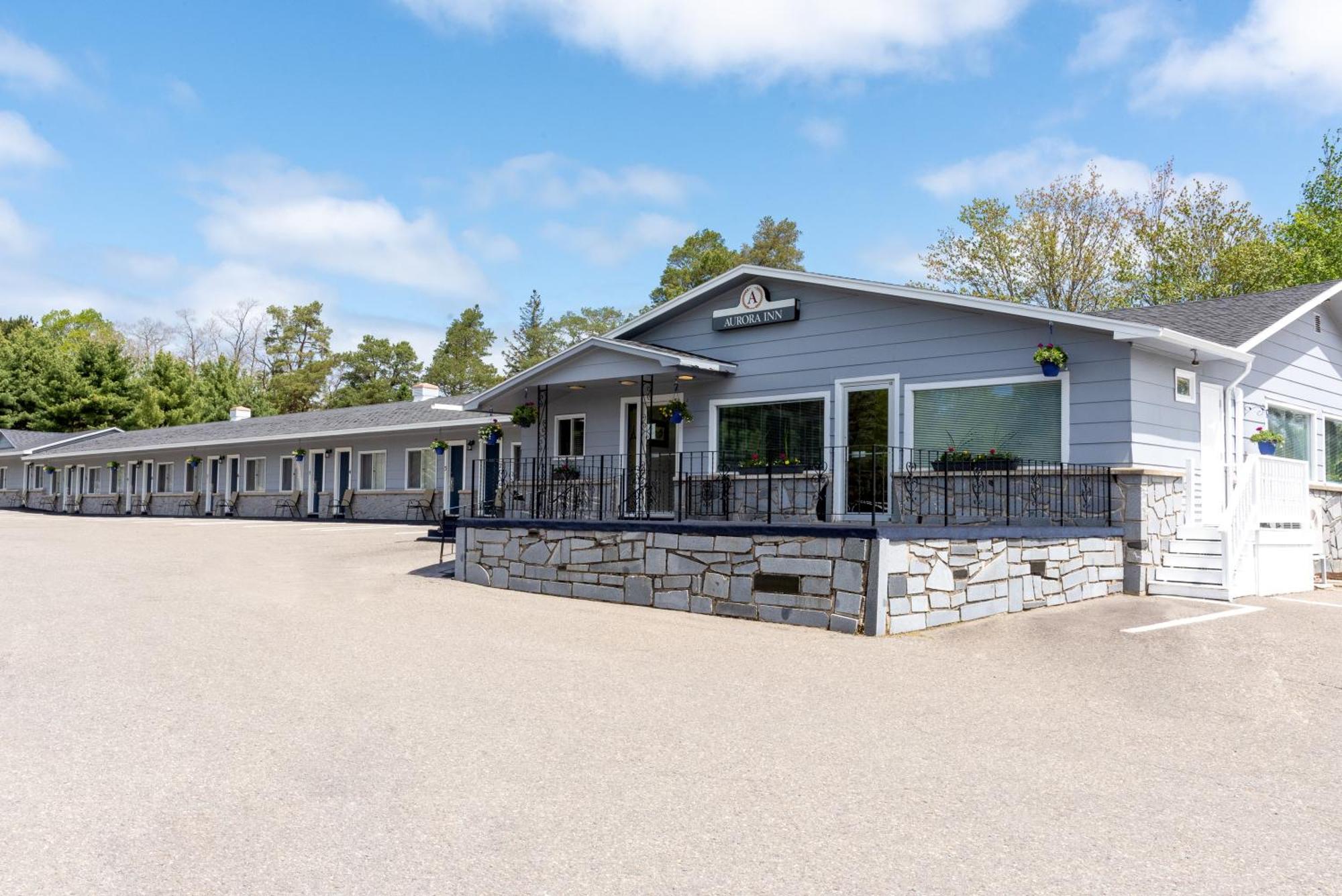 Aurora Inn Kingston Exterior photo